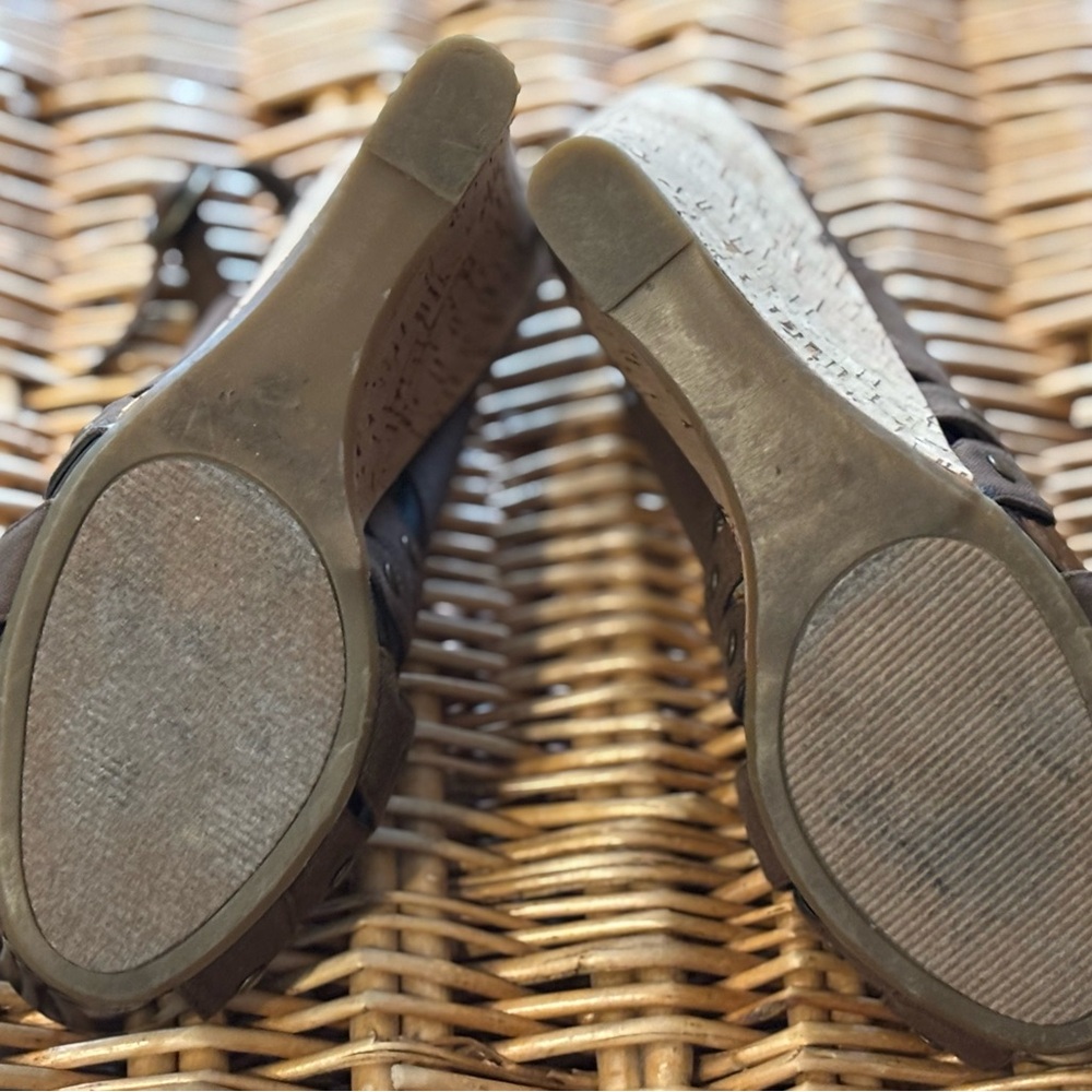 Steve Madden Brown Women's Cork Wedge Sandals size 6 - Picture 3 of 6